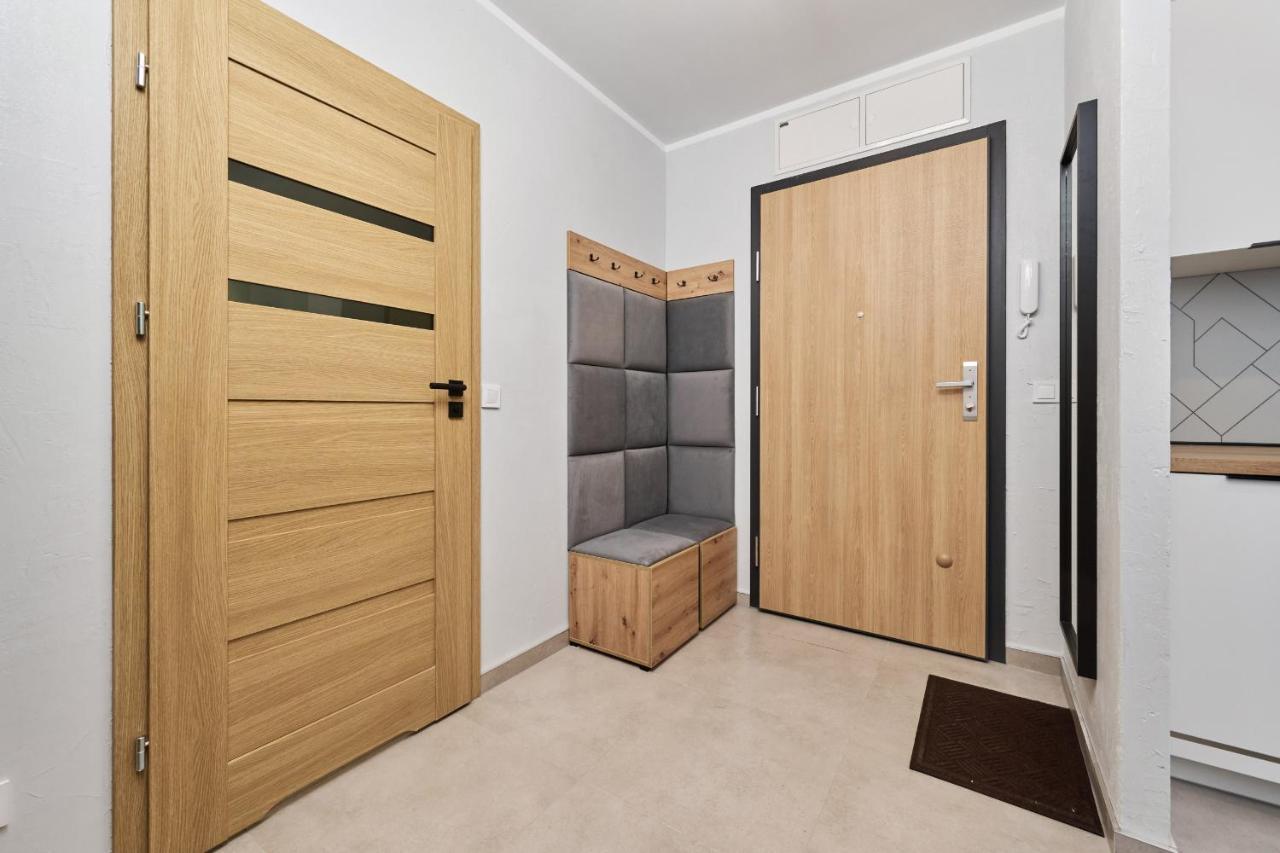 Nowa Manufaktura Krzyki By Renters *